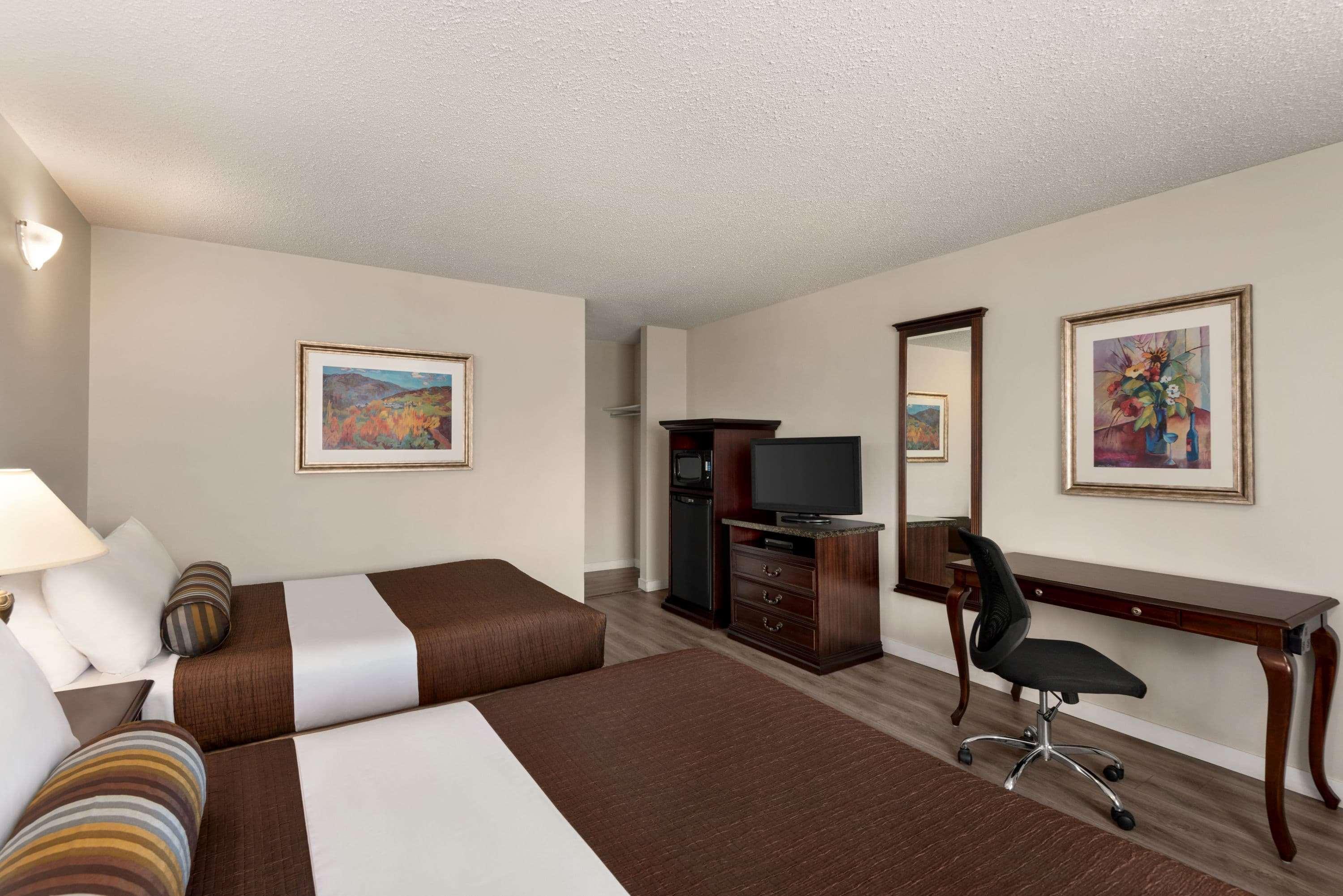 แทรเวลอดจ์ บาย วินด์แฮม แอบบอตส์ฟอร์ด เบเคอร์วิว Hotel อับบอทส์ฟอร์ด ภายนอก รูปภาพ