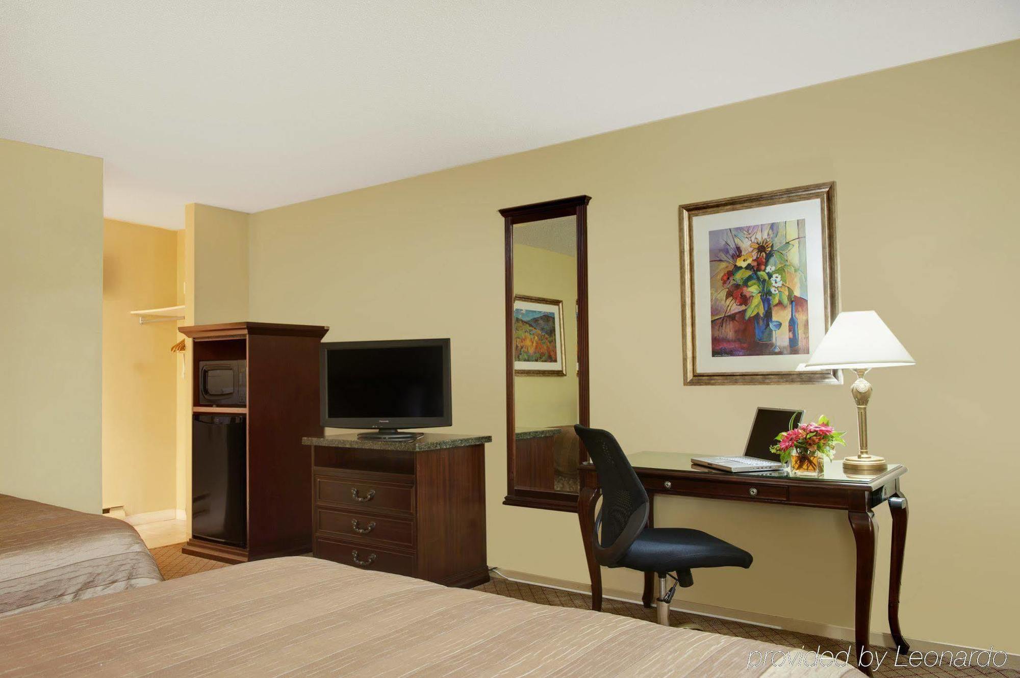 แทรเวลอดจ์ บาย วินด์แฮม แอบบอตส์ฟอร์ด เบเคอร์วิว Hotel อับบอทส์ฟอร์ด ภายนอก รูปภาพ