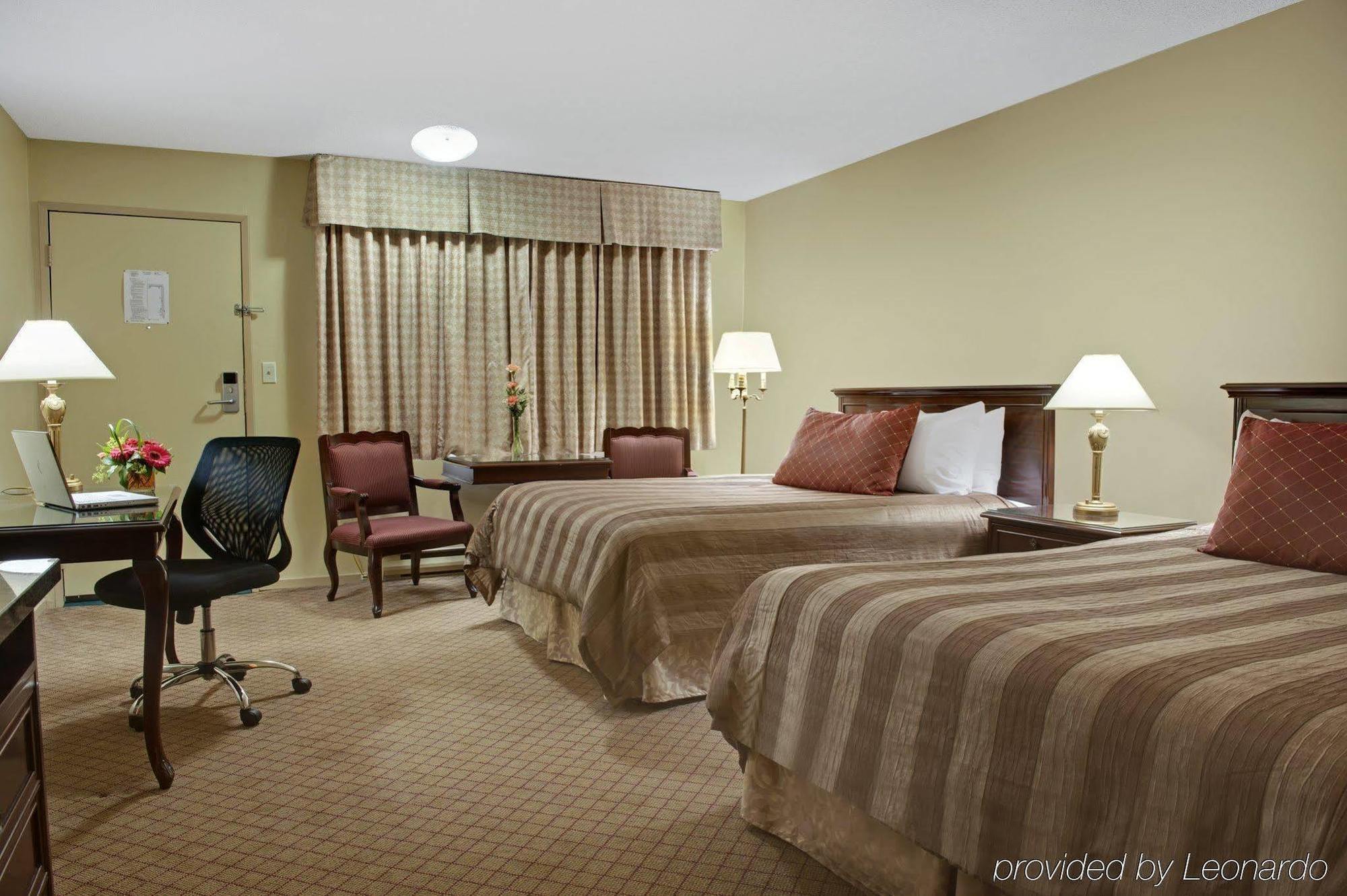 แทรเวลอดจ์ บาย วินด์แฮม แอบบอตส์ฟอร์ด เบเคอร์วิว Hotel อับบอทส์ฟอร์ด ภายนอก รูปภาพ